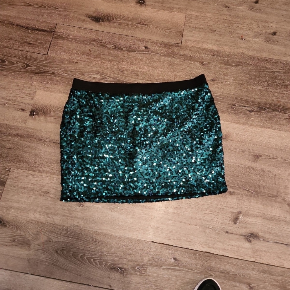 Torrid sequin skirt size 4